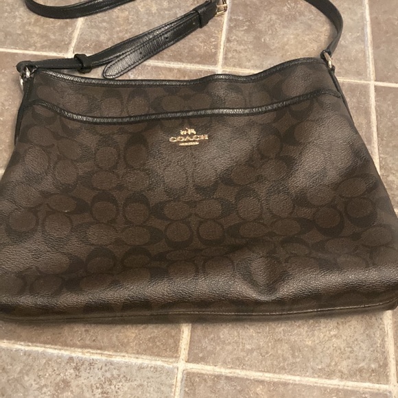 Coach leather crossbody - Picture 2 of 6